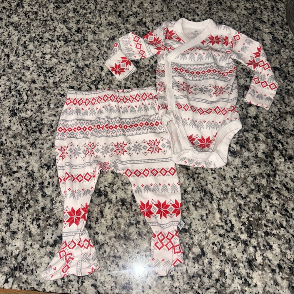 Honest 0- 3 month 100% organic cotton 2 Piece Christmas set